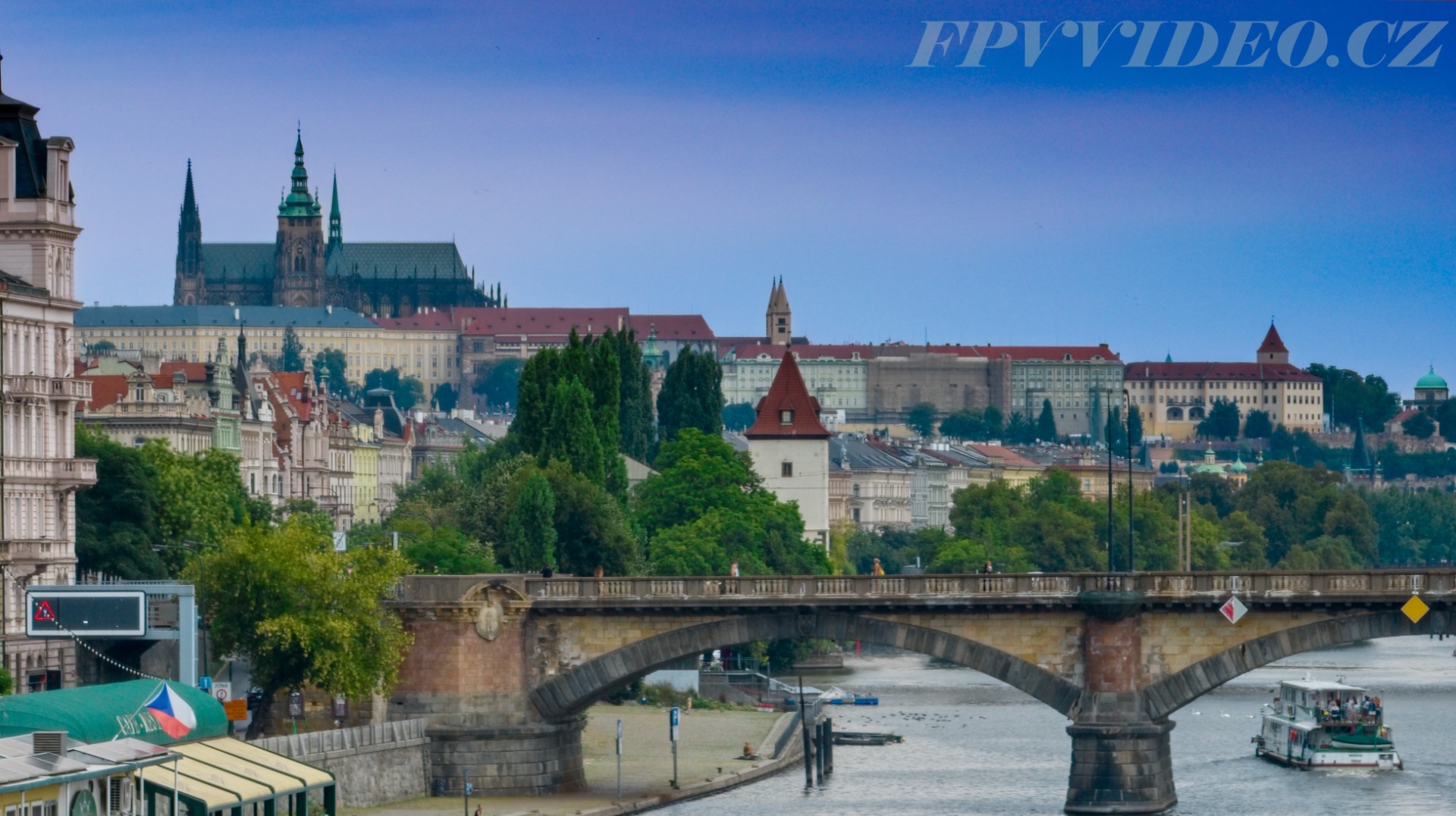Letecká fotografie Pražského hradu dronem / DJI mavic 3 Cine / FPVVIDEO.CZ